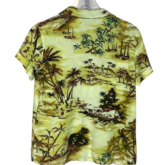 Vintage Hawaiian Holly Lane Button Down Graphic Shirt - Picture 2 of 10